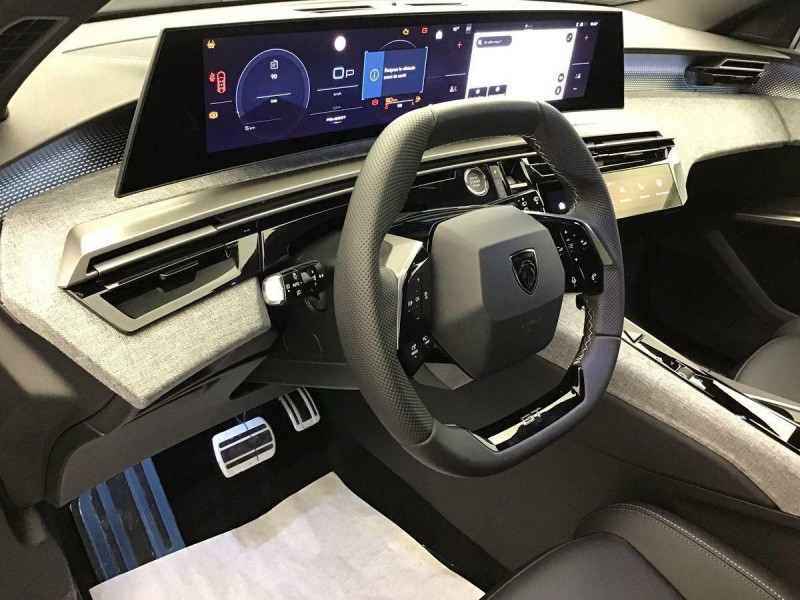 PEUGEOT 5008 GT 1.2 HYBRID 145