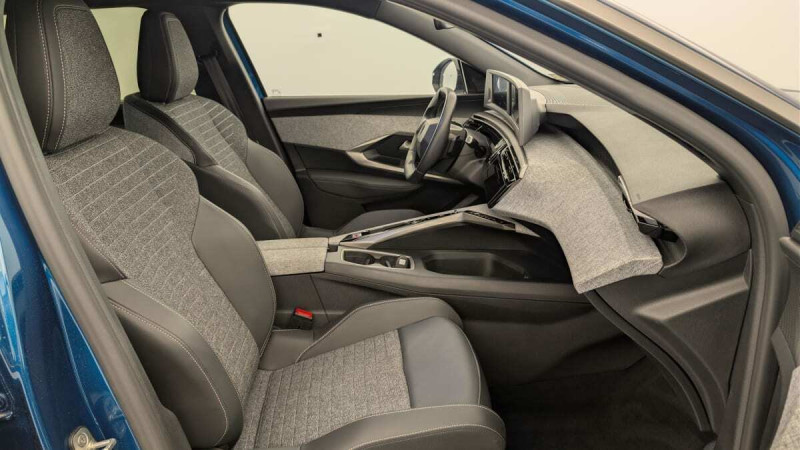 PEUGEOT 5008 HYBRID 145 CH E-DCS6 ALLURE