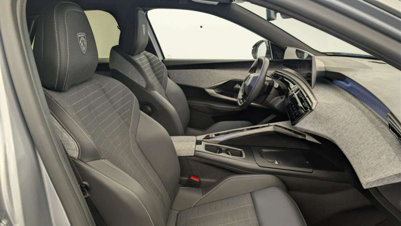 PEUGEOT 3008 HYBRID 145 E-DCS6 GT