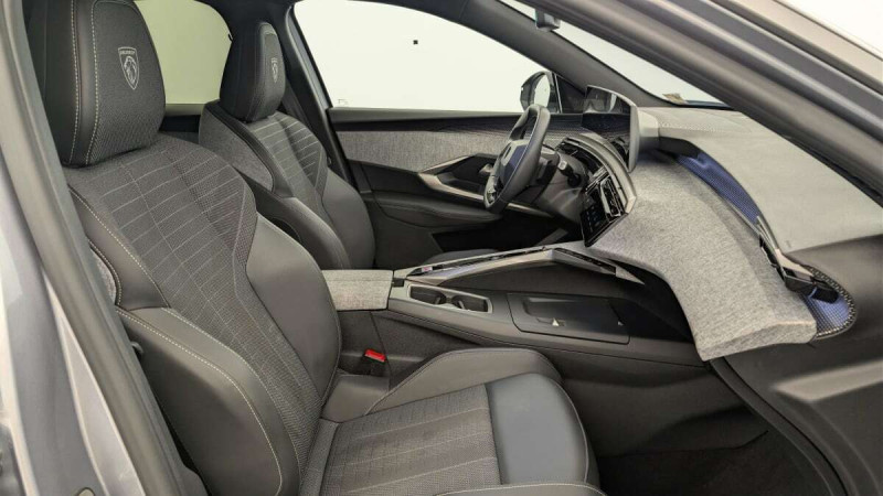 PEUGEOT 3008 HYBRID 145 E-DCS6 GT