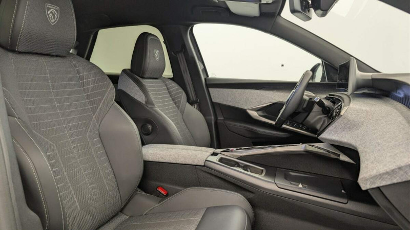 PEUGEOT 3008 HYBRID 145 E-DCS6 GT