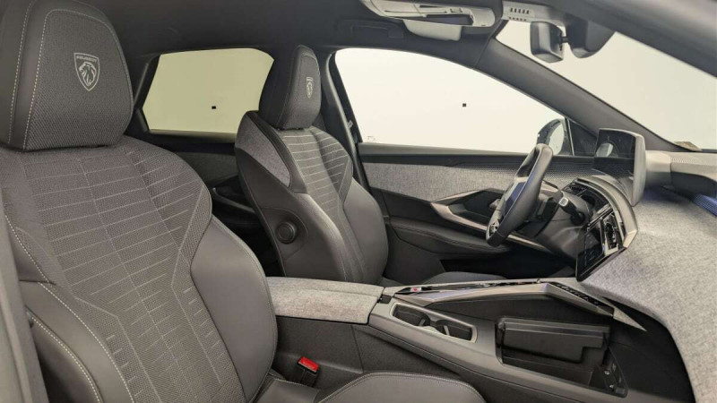 PEUGEOT 3008 HYBRID 145 E-DCS6 GT