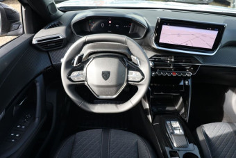 PEUGEOT 2008 HYBRID 145 ALLURE