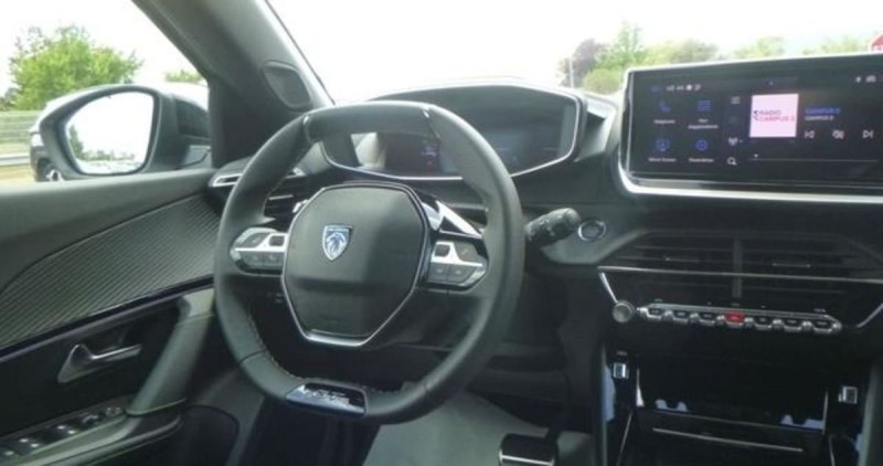 PEUGEOT 2008 HYBRID 145 E-DCS6 GT