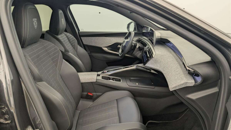 PEUGEOT 3008 HYBRID 145 E-DCS6 GT