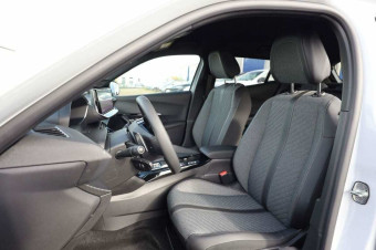 PEUGEOT 2008 HYBRID 145 ALLURE