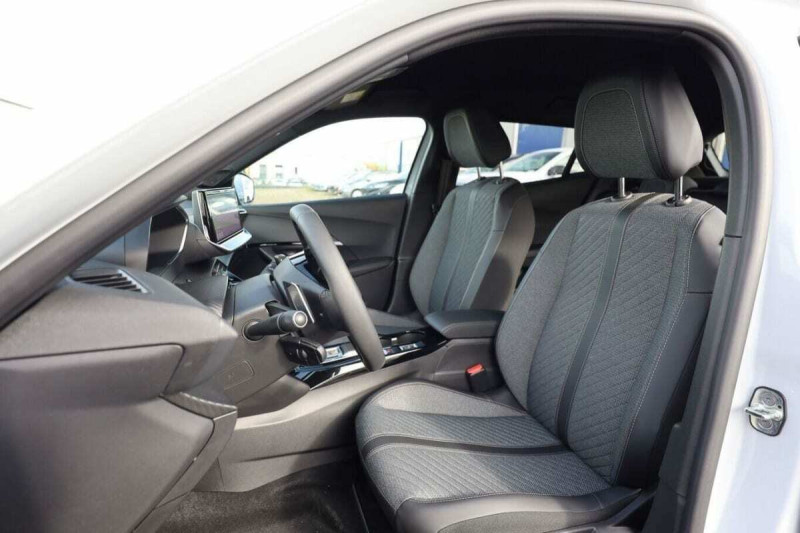 PEUGEOT 2008 HYBRID 145 ALLURE