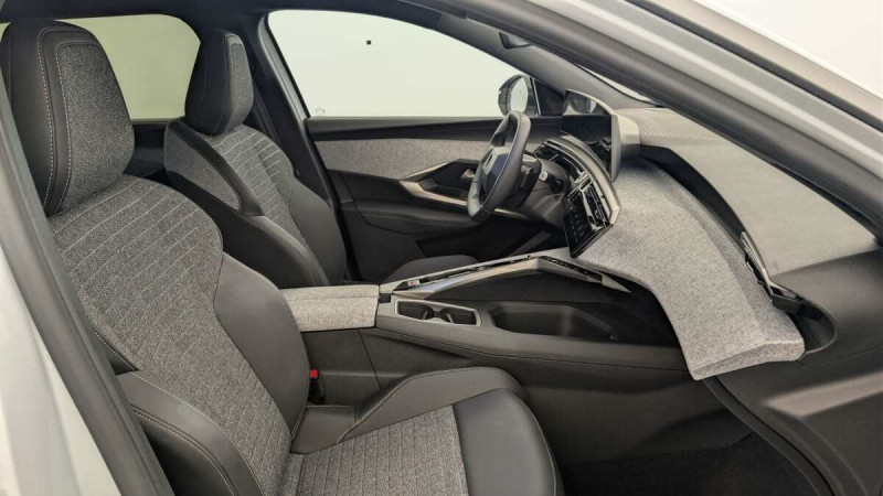 PEUGEOT 5008 HYBRID 145 CH E-DCS6 ALLURE