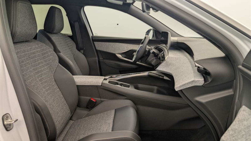 PEUGEOT 5008 HYBRID 145 CH E-DCS6 ALLURE