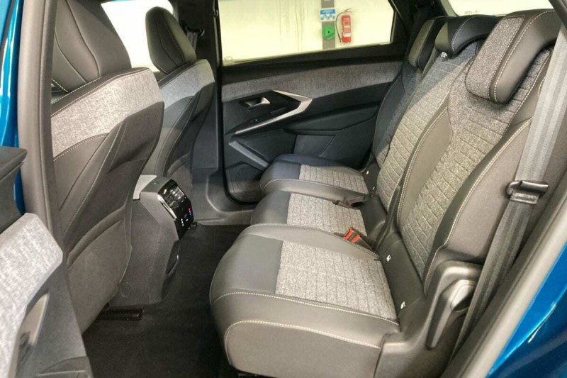 PEUGEOT 5008 HYBRID 145 CH E-DCS6 ALLURE