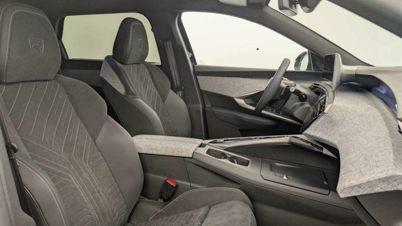 PEUGEOT 5008 HYBRID 145CH E-DCS6 GT