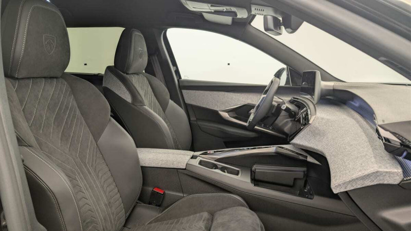 PEUGEOT 5008 HYBRID 145CH E-DCS6 GT
