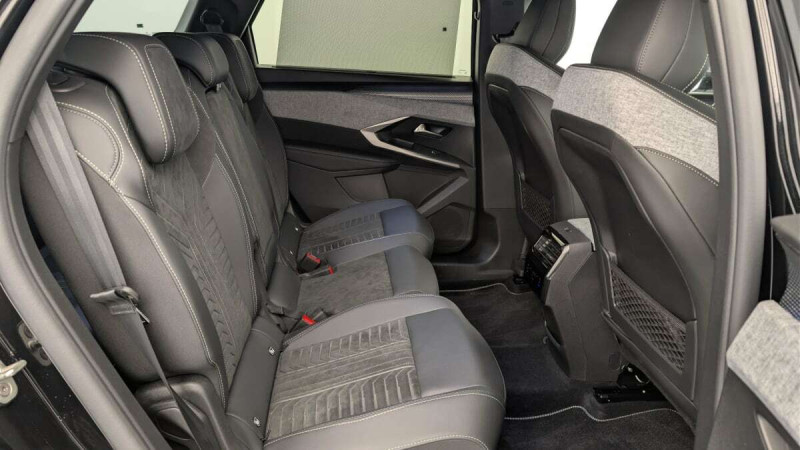 PEUGEOT 5008 HYBRID 145CH E-DCS6 GT