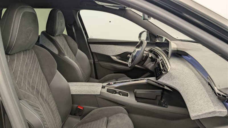 PEUGEOT 5008 HYBRID 145CH E-DCS6 GT