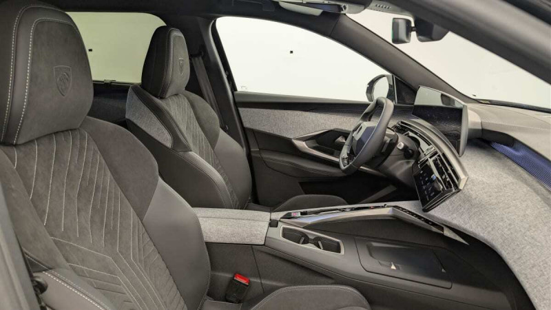 PEUGEOT 5008 HYBRID 145CH E-DCS6 GT
