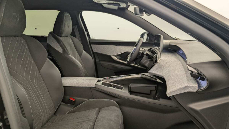 PEUGEOT 5008 HYBRID 145CH E-DCS6 GT