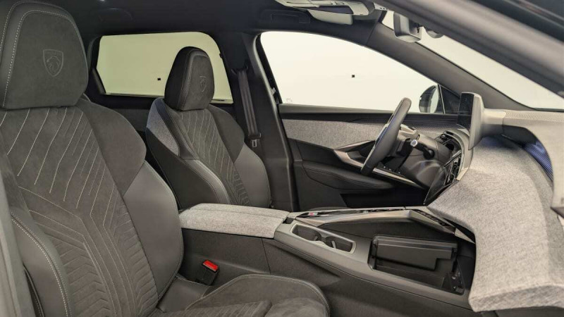 PEUGEOT 5008 HYBRID 145CH E-DCS6 GT