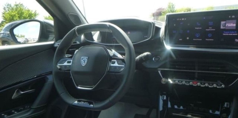 PEUGEOT 2008 HYBRID 145 E-DCS6 GT