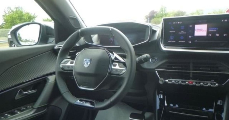 PEUGEOT 2008 HYBRID 145 E-DCS6 GT