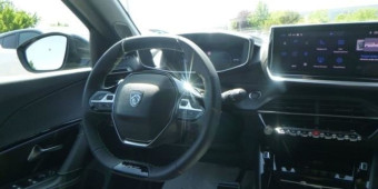 PEUGEOT 2008 HYBRID 145 E-DCS6 GT