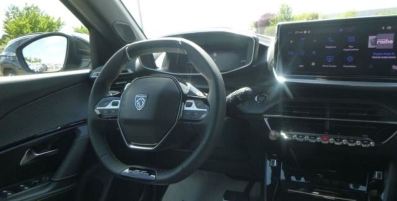 PEUGEOT 2008 HYBRID 145 E-DCS6 GT