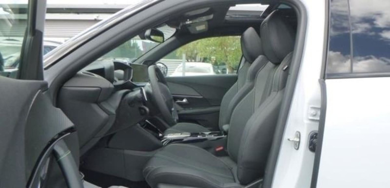 PEUGEOT 2008 HYBRID 145 E-DCS6 GT