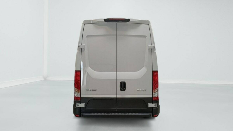 IVECO DAILY 35S18 3.0 V16 HI-MATIC H2 180CV