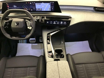PEUGEOT 5008 GT 1.2 HYBRID 145