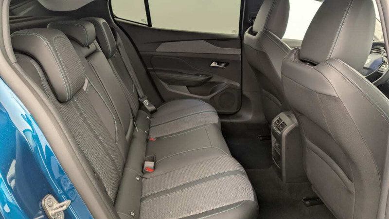 PEUGEOT 408 HYBRID 145 E-DCS6 ALLURE