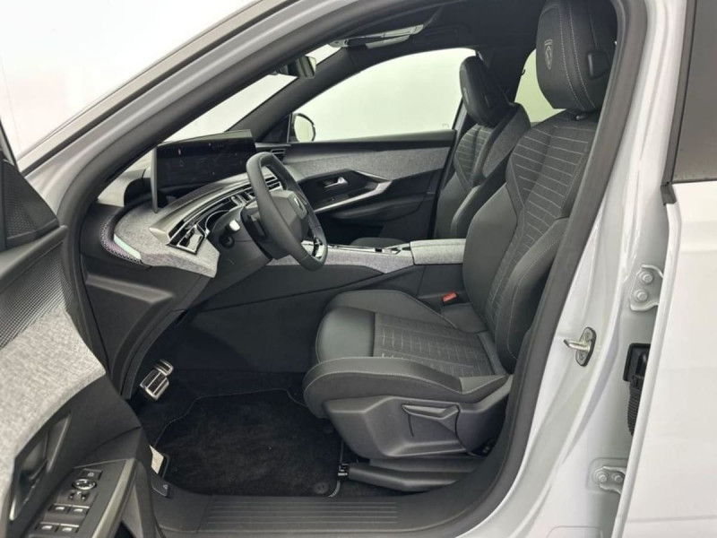 PEUGEOT 3008 HYBRID 145 E-DCS6 GT