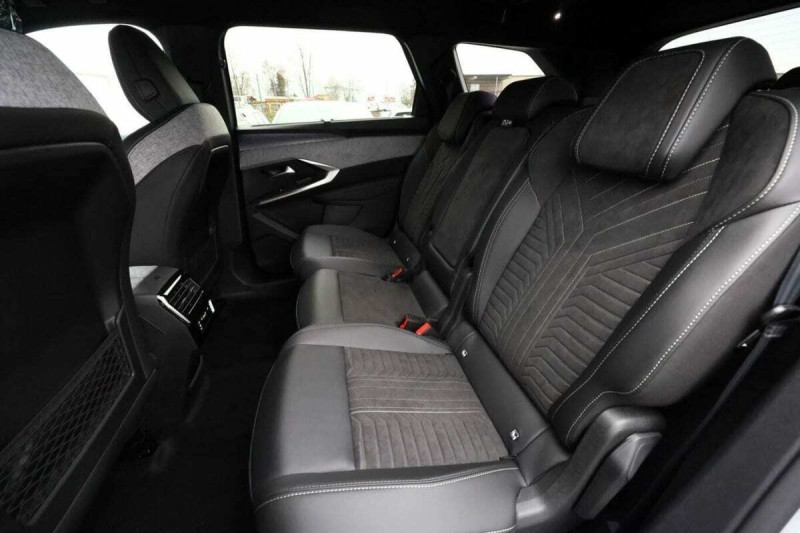 PEUGEOT 5008 HYBRID 145 GT E-DCS6