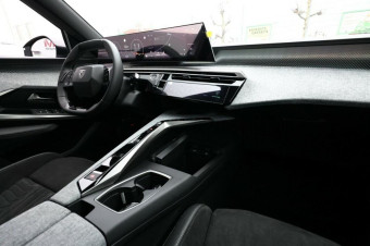 PEUGEOT 5008 HYBRID 145CH E-DCS6 GT