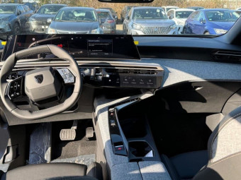 PEUGEOT 3008 HYBRID 145 ALLURE