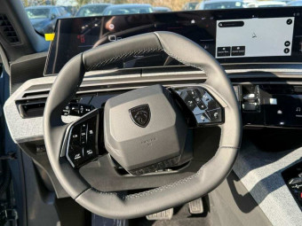 PEUGEOT 3008 HYBRID 145 ALLURE