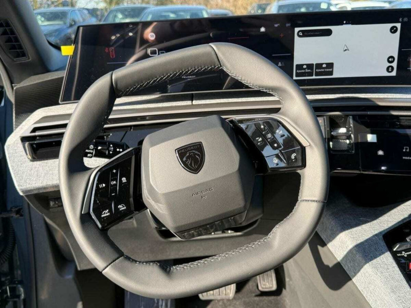 PEUGEOT 3008 HYBRID 145 ALLURE