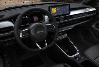 JEEP AVENGER MHEV 145 UPLAND