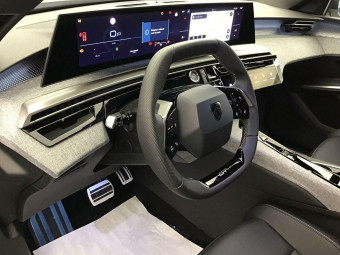 PEUGEOT 5008 GT 1.2 HYBRID 145