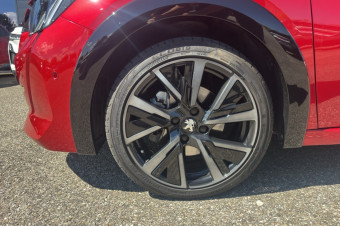 PEUGEOT 208 GT 130 EAT8