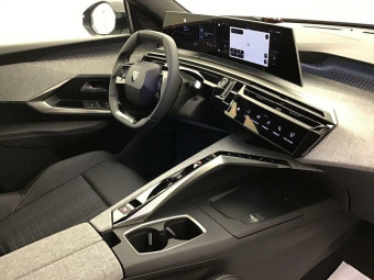 PEUGEOT 5008 GT 1.2 HYBRID 145