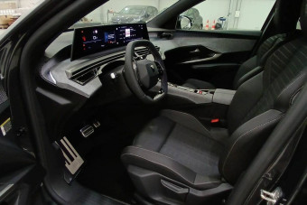 PEUGEOT 3008 HYBRID 136 E-DCS6 GT