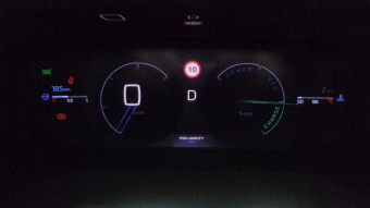 PEUGEOT 2008 HYBRID 145 E-DCS6 GT