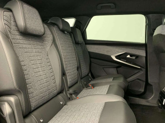 PEUGEOT 5008 HYBRID 145 E-DCS6 ALLURE