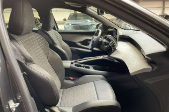 PEUGEOT 3008 HYBRID 145 E-DCS6 ALLURE