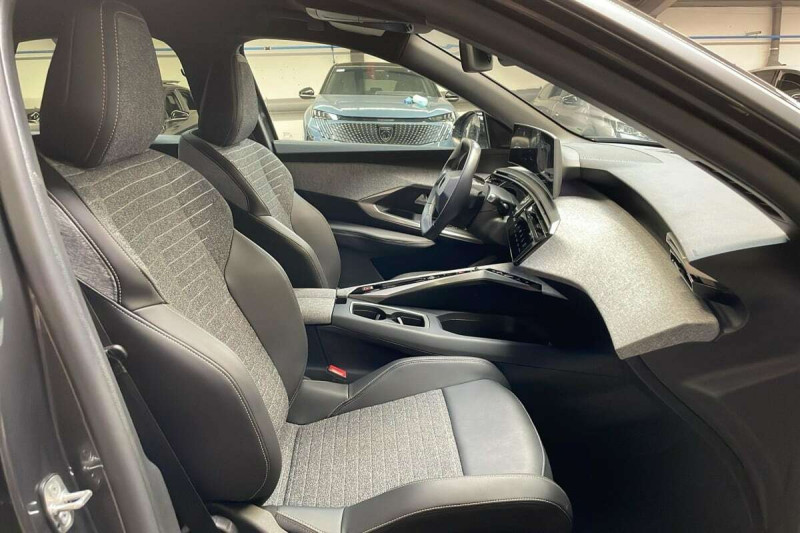 PEUGEOT 3008 HYBRID 145 E-DCS6 ALLURE