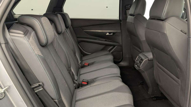 PEUGEOT 5008 HYBRID 136 E-DCS6 ALLURE PACK