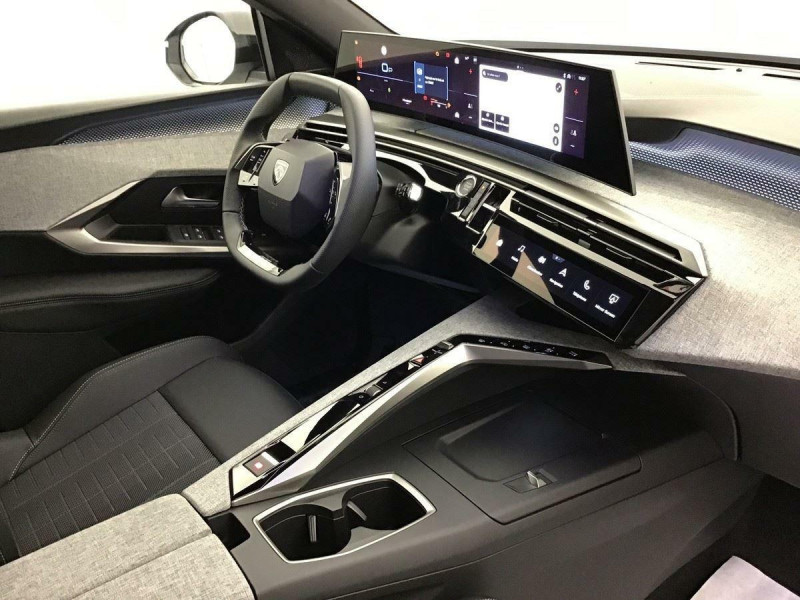 PEUGEOT 5008 GT 1.2 HYBRID 145