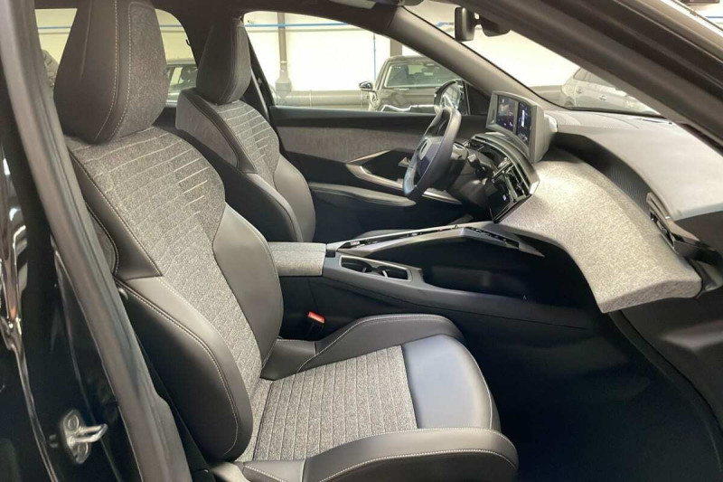 PEUGEOT 5008 HYBRID 145 CH E-DCS6 ALLURE