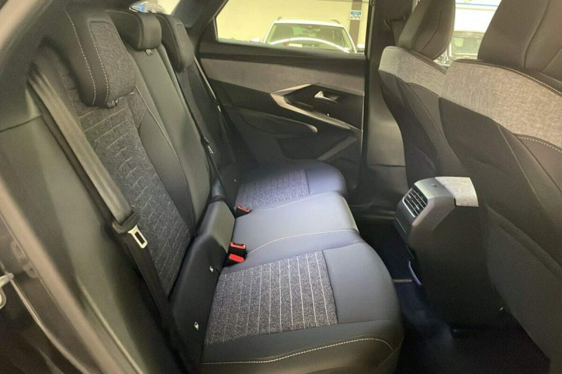 PEUGEOT 3008 HYBRID 145 E-DCS6 ALLURE