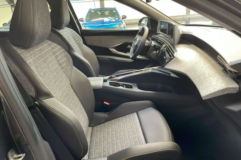 PEUGEOT 3008 HYBRID 145 E-DCS6 ALLURE