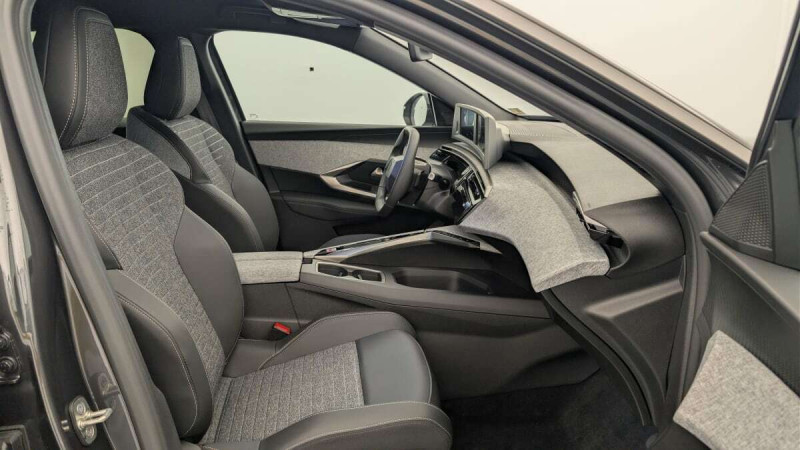 PEUGEOT 3008 HYBRID 145 E-DCS6 ALLURE